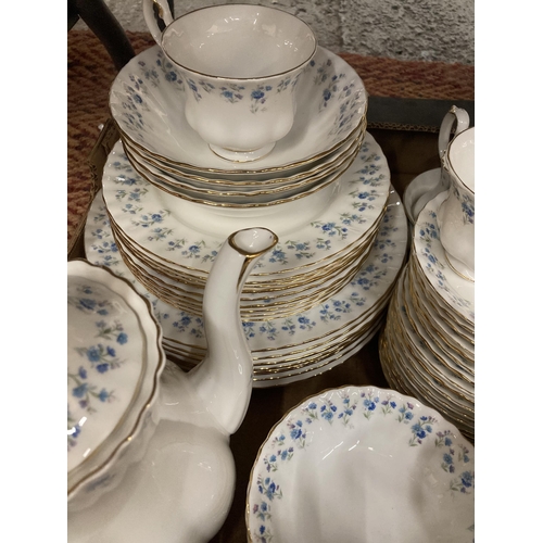 802 - A LARGE QUANTITY OF ROYAL ALBERT 'MEMORY LANE' TEA AND DINNER WARE TO INCLUDE A COFFEE POT, CUPS, SA... 