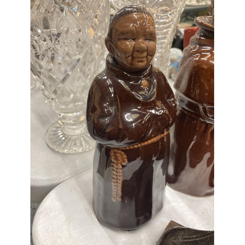 812 - A COLLECTION OF MONK FIGURES TO INCLUDE A ROYAL WORCESTER MONK, A ROY KIRKHAM JUG, LICQUER DECANTERS... 