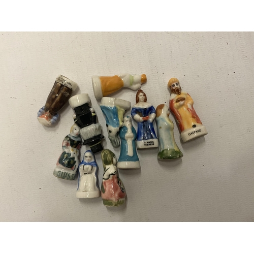 861 - A COLLECTION OF APPROXIMATELY 65 MINIATURE POTTERY FIGURES