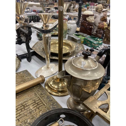 874 - A LARGE QUANTITY OF ITEMS TO INCLUDE BRASS PLAQUES, PLATES, BOWLS, CANDLEABRA, SERVING DISHES, BOWLS... 