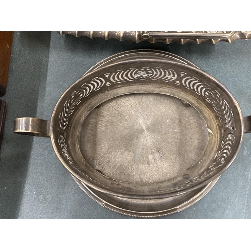 899 - A SILVER PLATED BASKET DISH WITH HANDLE, SMALL TRAY, ETC