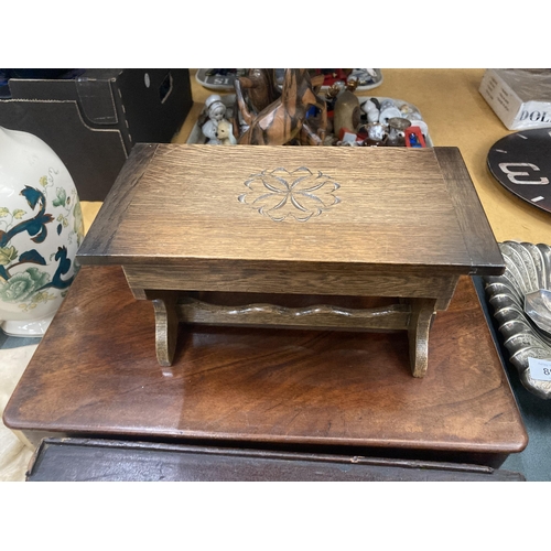 917 - A VINTAGE MAHOGANY BOOK SHELF PLUS A MUSICAL BOX IN THE SHAPE OF A TABLE