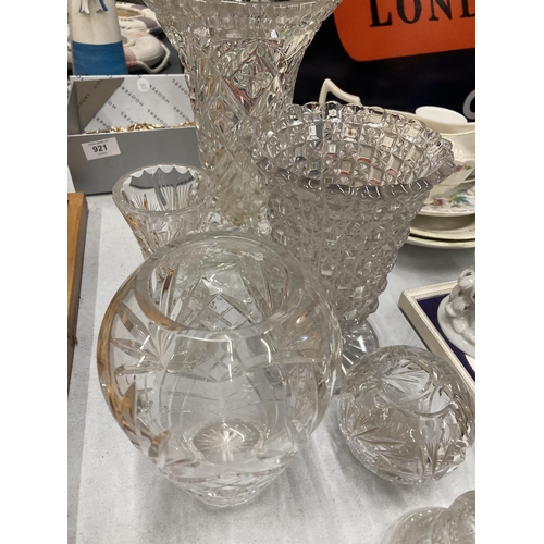 920 - A QUANTITY OF CUT GLASS ITEMS TO INCLUDE VASES AND A BELL