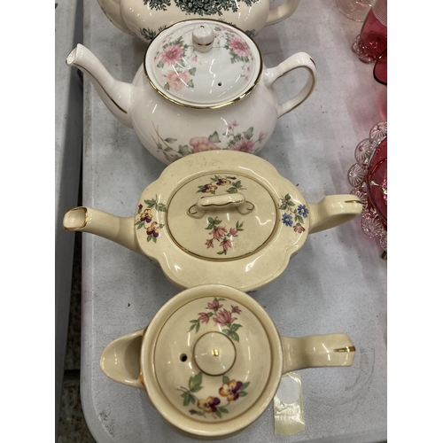 925 - A QUANTITY OF VINTAGE TEAPOTS TO INCLUDE DUCHESS, JOHNSON BROS., ROYAL STAFFORD, ETC