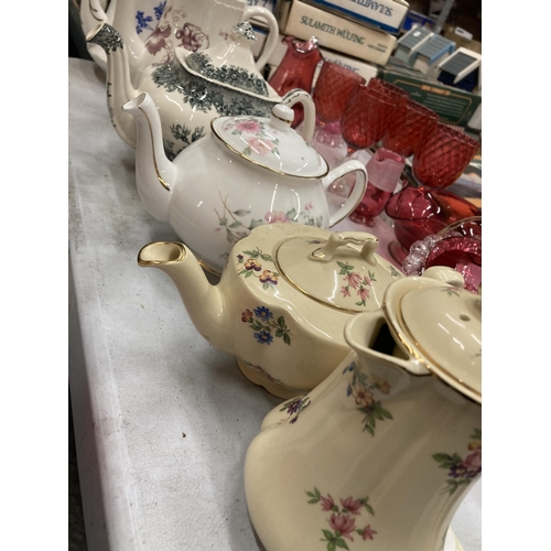 925 - A QUANTITY OF VINTAGE TEAPOTS TO INCLUDE DUCHESS, JOHNSON BROS., ROYAL STAFFORD, ETC