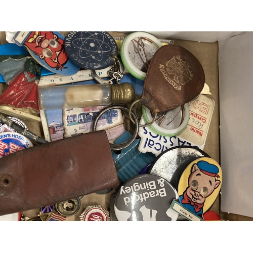 927 - A QUANTITY OF BADGES AND PINS