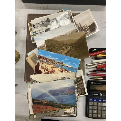 930 - A QUANTITY OF VINTAGE POSTCARDS AND PHOTOS TO INCLUDE ST ANNES ON SEA, GLEN COE AND THE PALACE OF HO... 