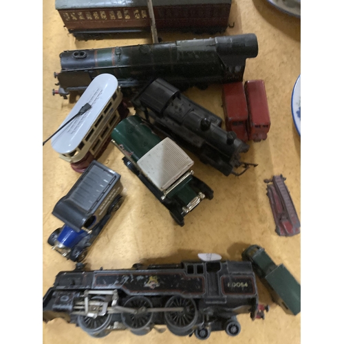 948 - A QUANTITY OF VINTAGE TRAINS, CARRIAGES, ACCESSORIES AND VEHICLES