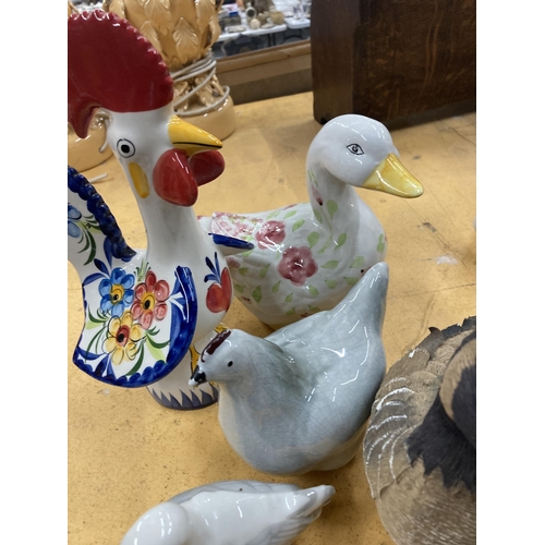 953 - FIVE BIRD ORNAMENTS TO INCLUDE SEAGULLS, DUCKS, ROOSTER AND HEN