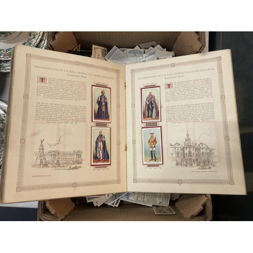 956 - A LARGE QUANTITY OF CIGARETTE CARDS AND ALBUMS TO INCLUDE MILITARY UNIFORMS OF THE BRITISH EMPIRE OV... 