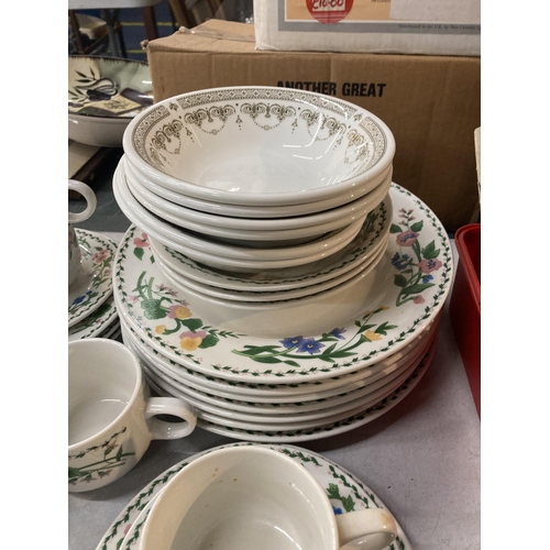 957 - A LARGE QUANTITY OF TRADE WINDS DINNERWARE TO INCLUDE CUPS, SAUCERS, PLATES, BOWLS ETC., TOGETHER WI... 