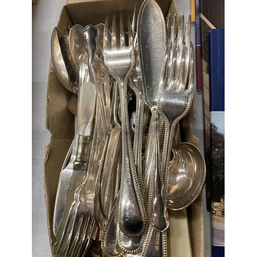 959 - A LARGE QUANTITY OF FLATWARE