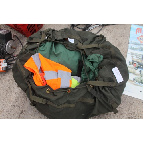 1452 - RUCK SACK AND CONTENTS  NO VAT