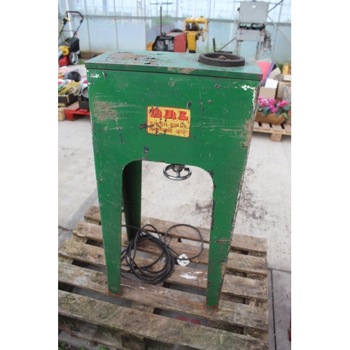 160R - A BLAKESEY HEAVY DUTY TOOL SHARPENER + VAT