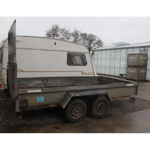 260 - A IFOR WILLIAMS TWIN AXLE STOCK TRAILER WITH A PARTION GATE + VAT