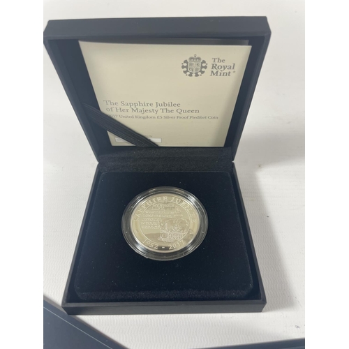 434 - UK 2017 THE SAPHIRE JUBILEE OF HM QE11 , £5 SILVER PROOF PIEDFORT COIN . BOXED WITH COA