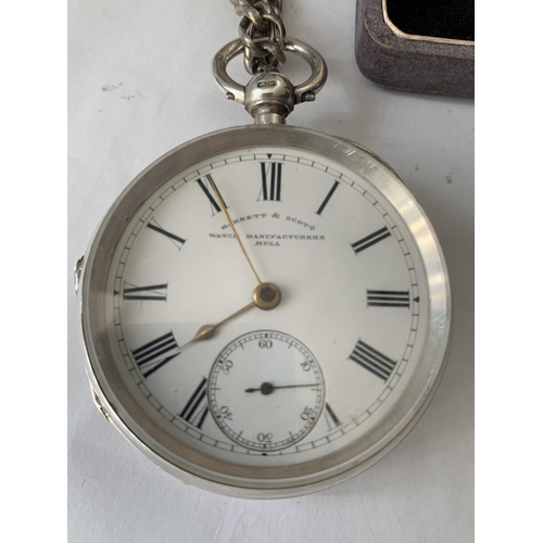 657 - A HALLMARKED LONDON SILVER BARNET AND SCOTT HULLPOCKET WATCH WITH A HEAVY MARKED SILVER CHAIN IN A P... 