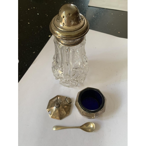 97 - THREE HALLMARKED SILVER ITEMS TO INCLUDE A BIRMINGHAM TOPPED GLASS SUGAR SIFTER, A BIRMINGHAM MUSTAR... 