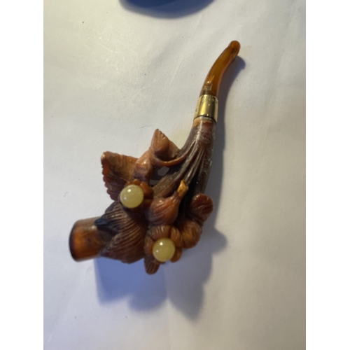 99 - A MEERSCHAUN FOLIATE CARVED PIPE WITH 18 CARAT GOLD COLLAR MARKED 1893 WITH ORIGINAL CASE