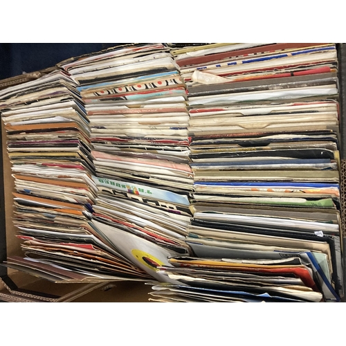 1006 - A LARGE QUANTITY OF 45RPM VINYL SINGLE RECORDS FROM 1960'S ONWARDS TO INCLUDE CONWAY TWITTY, JOHN TR... 