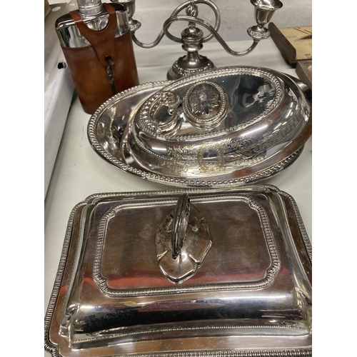 1045 - A QUANTITY OF SILVER PLATE TO INCLUDE A SILVER IN LEATHER HOLDER HIP FLASK, TUREENS, CANDLEABRA AND ... 