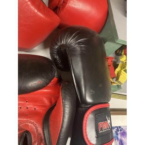 1083 - TWO PAIRS OF BOXING GLOVES FAMILY MARTIAL ARTS AND HEAVY HITTERS