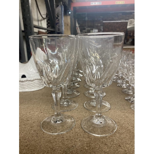 1134 - A QUANTITY OF GLASSES TO INCLUDE WINE AND CUT GLASS SHERRY AND PORT GLASSES