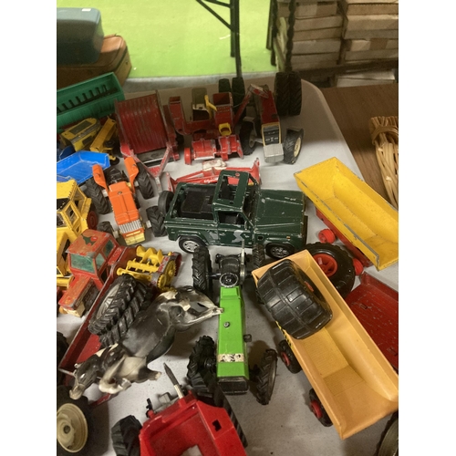 1146 - A LARGE QUANTITY OF VINTAGE FARM VEHICLES