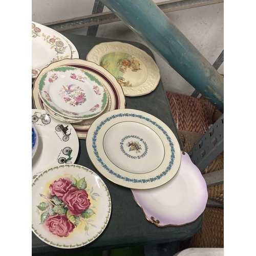 1152 - A LARGE QUANTITY OF PLATES TO INCLUDE ROYAL ALBERT, POOLE POTTERY, WEDGWOOD, ETC