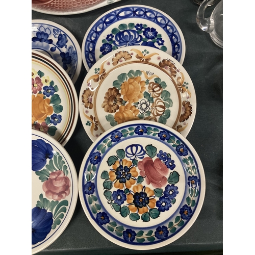 1177 - A QUANTITY OF VINTAGE PLATES TO INCLUDE A LARGE FISH PLATTER, ETC