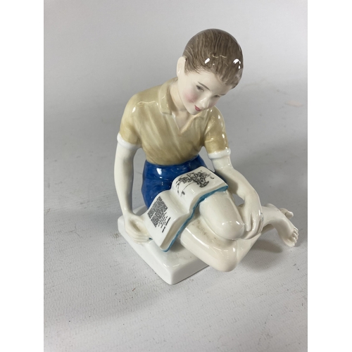 782 - A ROYAL DOULTON FIGURINE 