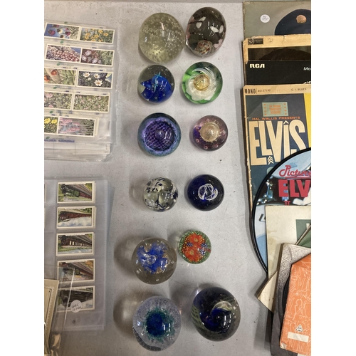 965 - A QUANTITY OF GLASS PAPERWEIGHTS TO INCLUDE CAITHNESS - 12 IN TOTAL