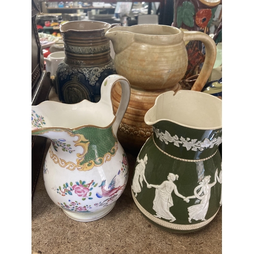 985 - A COLLECTION OF VINTAGE JUGS TO INCLUDE MINTON, A LATE 19TH CENTURY DOULTON LAMBETH COMMEMORATIVE JU... 