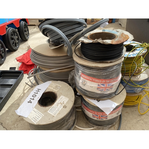 1622 - A LARGE QUANTITY OF ASSORTED CABLE AND WIRE