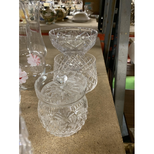 1223 - A QUANTITY OF GLASSWARE TO INCLUDE VINEGAR BOTTLE WITH STOPPER, BOWL, VASES, ETC.,