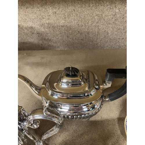 1257 - A QUANTITY OF SILVER PLATE TO INCLUDE A TEAPOT, COFFEEPOT, SUGAR BOWL, JUGS AND TRAY