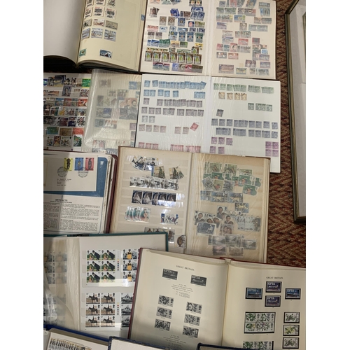 375 - A LARGE QUANTITY OF GREAT BRITAIN AND THE COMMONWEALTH STAMPS IN ALBUMS - 11 ALBUMS IN TOTAL