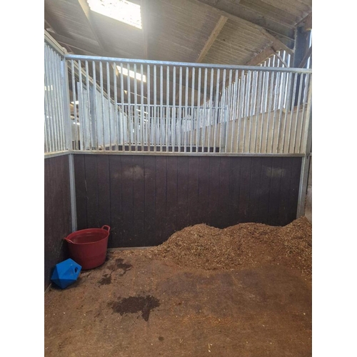 283 - FIVE AEI STABLES OF 5 MIDDLES 14' X 10'  AND  ONE SOLID END  WITH SLIDING DOORS AND ANTI WEAVE BARS ... 