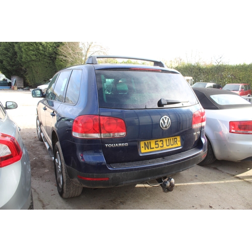 166 - A VW TOUAREG 5 DOOR MANUAL NL53 UUR FIRST REG 2003 MOT 26/03/24 APPROX 168825 MILES THE LOG BOOK HAS... 