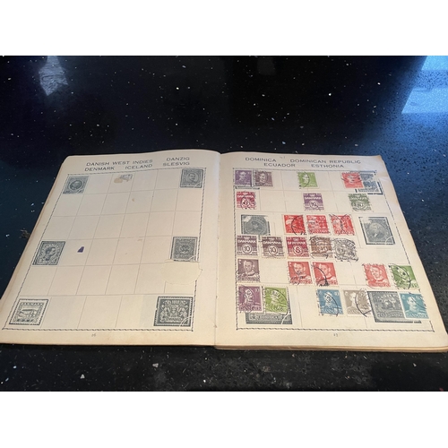 390A - THE MARVEL STAMP ALBUM OF WORLD STAMPS