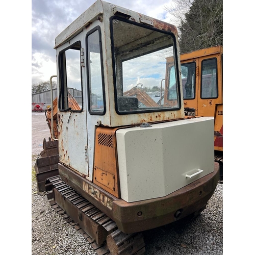 179 - A 1990 NISSAN N230 DIGGER NO VAT THE VENDOR STATES THE HYDRAULICS ARE A LITTLE SLOW WHILST ALL DESCR... 