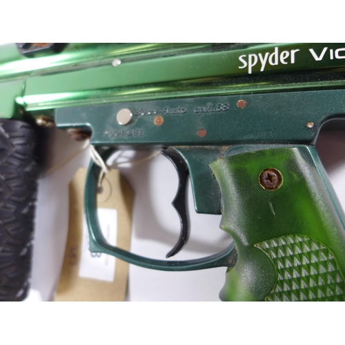 383 - A SPYDER VICTOR II PAINTBALL GUN, 25CM BARREL, LENGTH 45CM