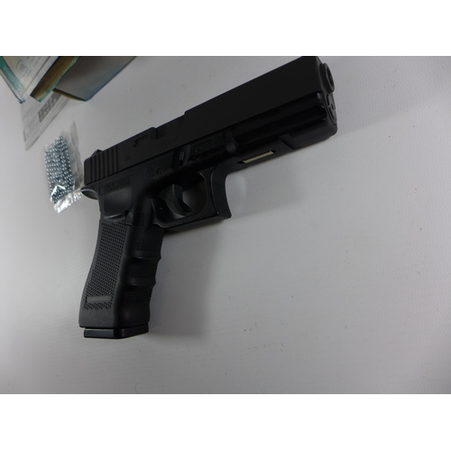 384 - A BOXED GLOCK 17 .177 CALIBRE CO2 BB GUN, 8.5CM BARREL, LENGTH 19CM, SPARE CO2, BBS ETC