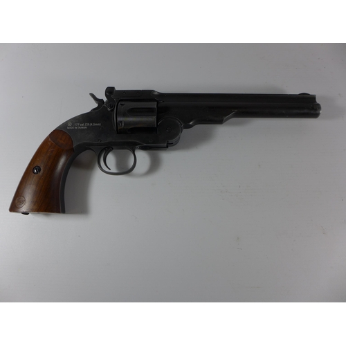 385 - A BOXED SCHOFIELD .177 CALIBRE CO2 REVOLVER, 18CM BARREL, LENGTH 33CM, SERIAL NUMBER 17j10365