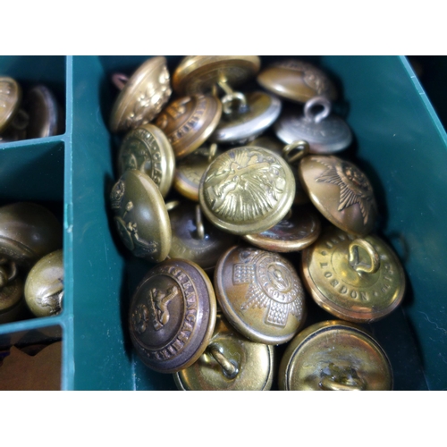 388 - A BOX CONTAINING A LARGE QUANTITY OF MILITARY BUTTONS