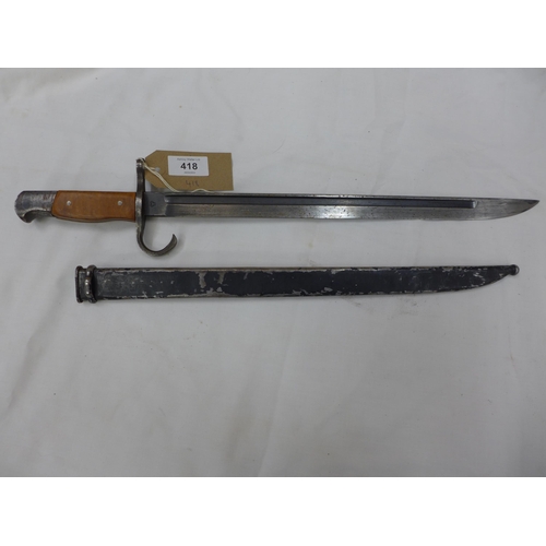 418 - A WORLD WAR II JAPANESE ARISKA BAYONET AND SCABBARD FROM THE KYOTO ARSENAL, 39.5CM BLADE