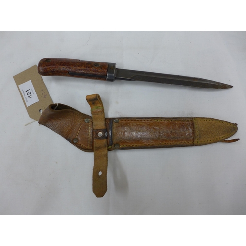 421 - A MID 20TH CENTURY CZECH V258 BAYONET AND SCABBARD, 17CM BLADE