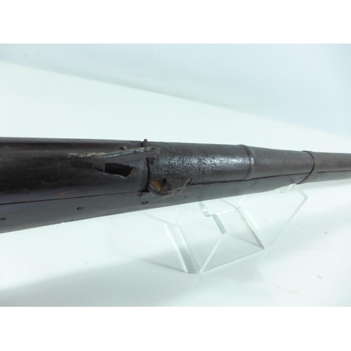 304 - AN ANTIQUE MATCHLOCK MUSKET, 85CM BARREL, LENGTH 138CM