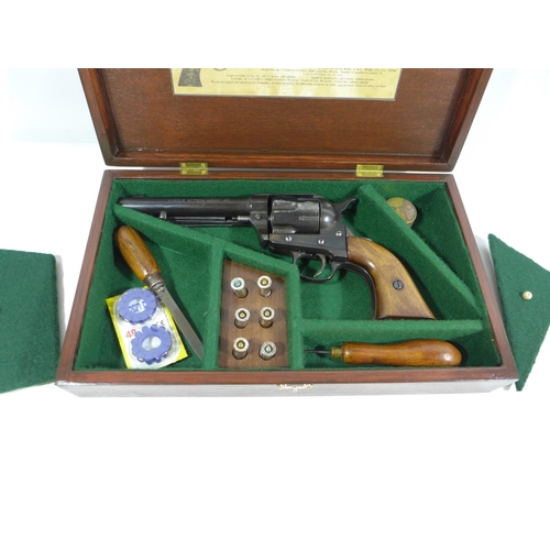 312 - A CASED BLANK FIRING COLT SINGLE ACTION ARMY REVOLVER, 13.5CM BARREL, LENGTH 28CM, COMPLETE WITH BLA... 