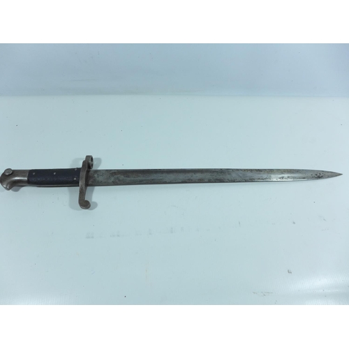 331 - A BRITISH 1887 PATTERN BAYONET, 46CM BLADE, LENGTH 60CM